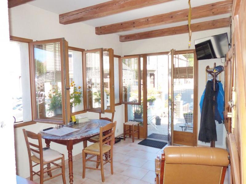 Maison - 186 m² - 8 pièces