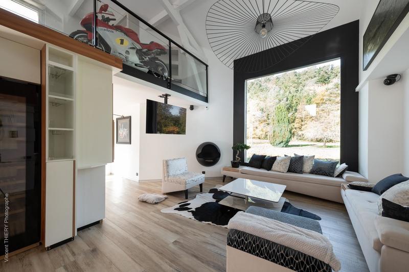 Maison - 234 m² - 5 pièces