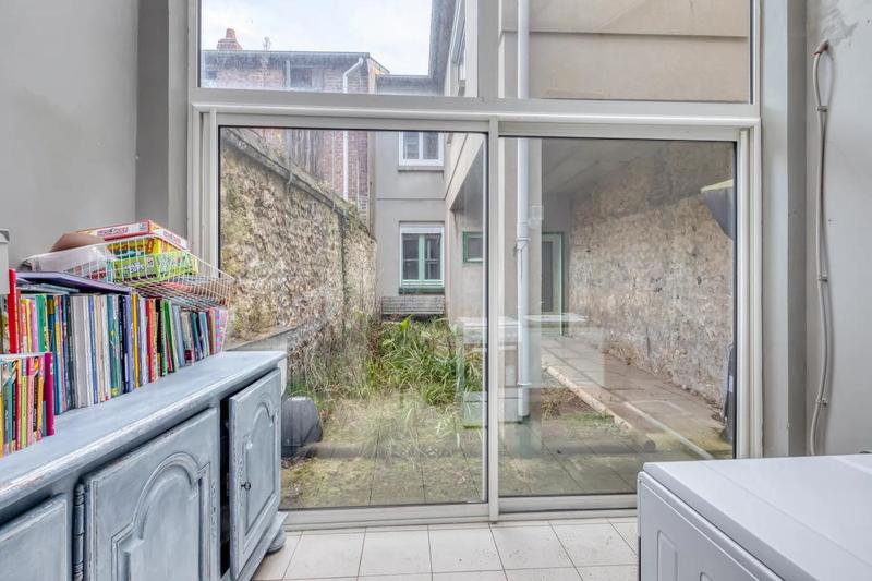 Maison - 238 m² - 11 pièces