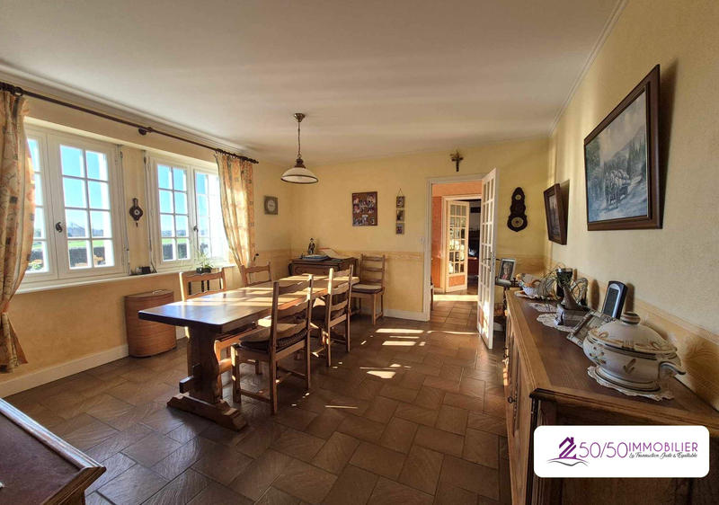 Maison traditionnelle - 142 m² - 7 pièces