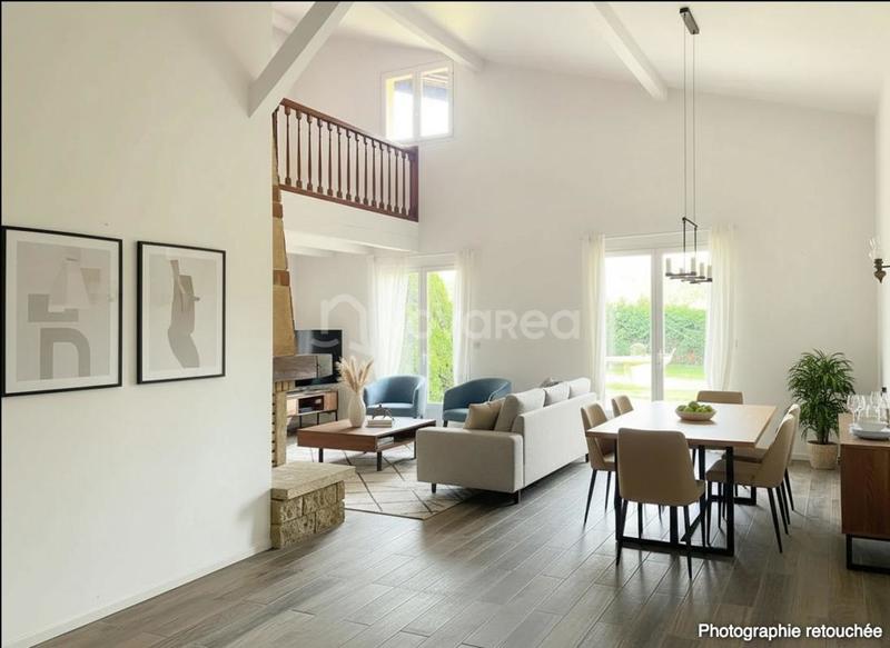 Maison - 210 m² - 8 pièces