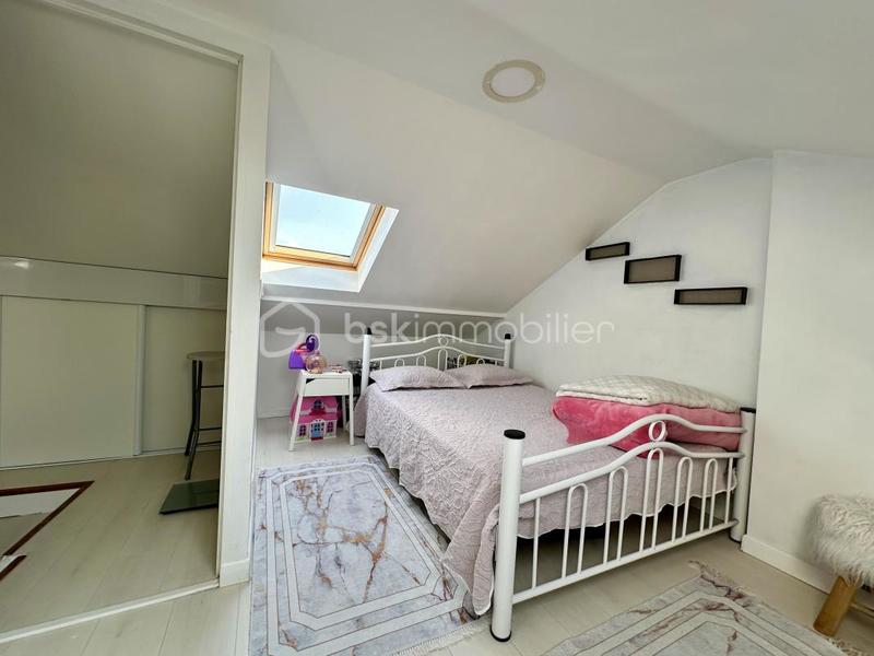 Maison - 216 m² - 14 pièces