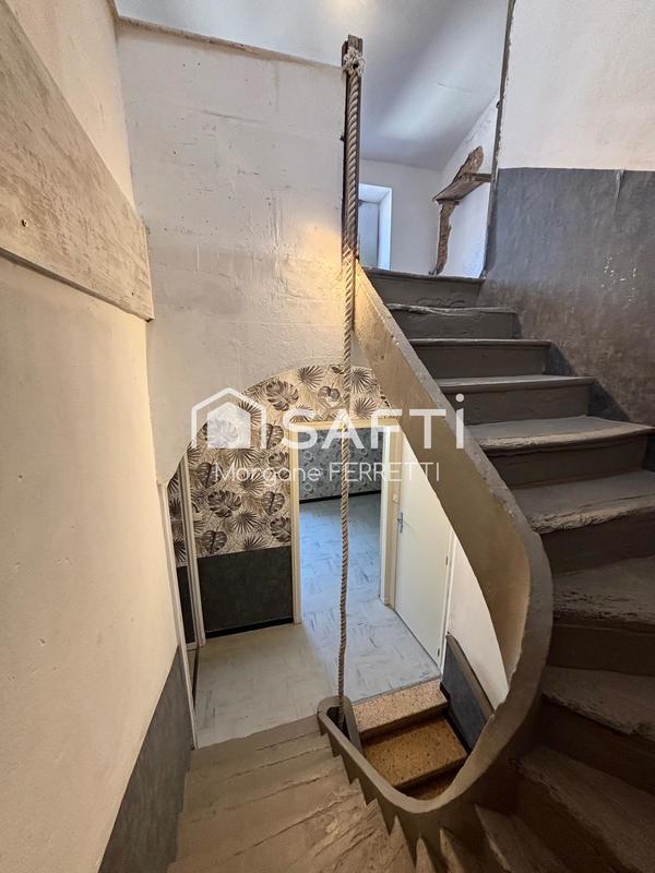 Maison - 200 m² - 4 pièces