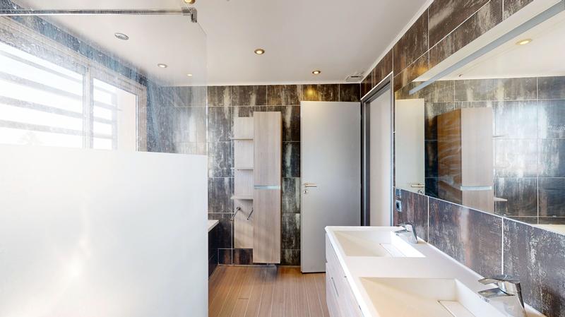 Villa - 205 m² - 5 pièces