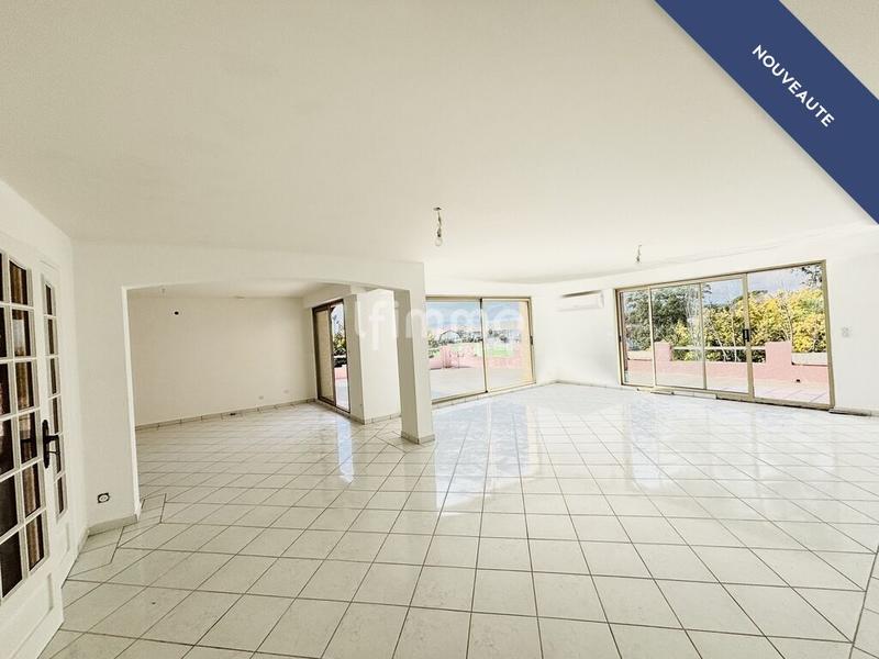 Villa - 213 m² - 7 pièces