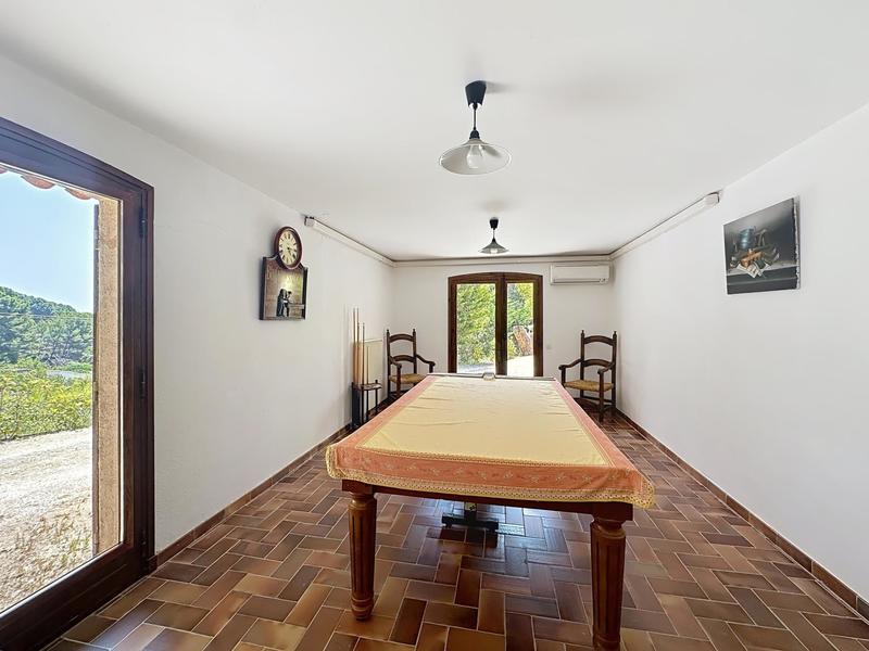 Villa - 215 m² - 7 pièces