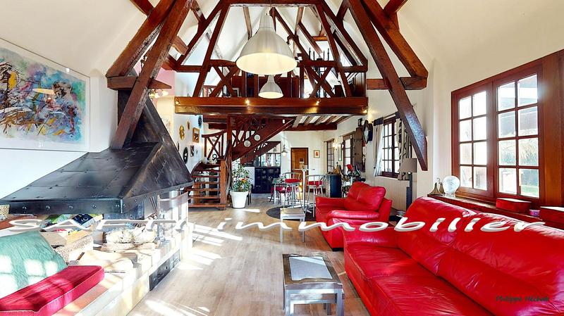 Maison - 235 m² - 10 pièces