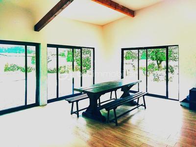 Maison - 215 m² - 7 pièces