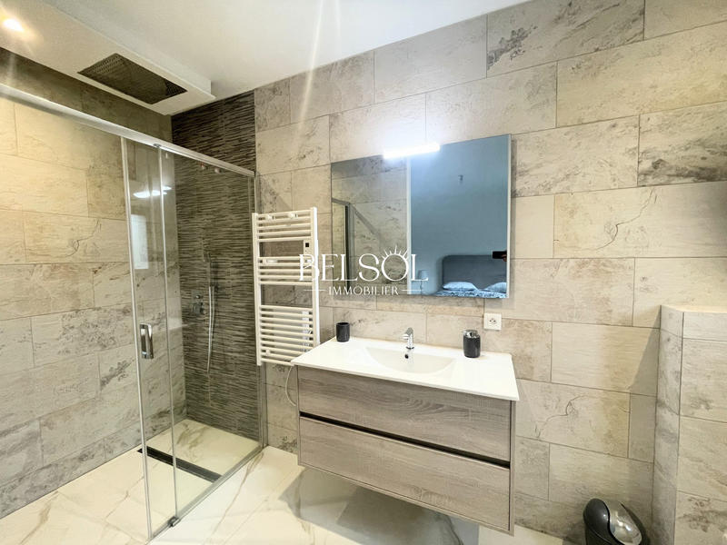 Villa - 216 m² - 7 pièces