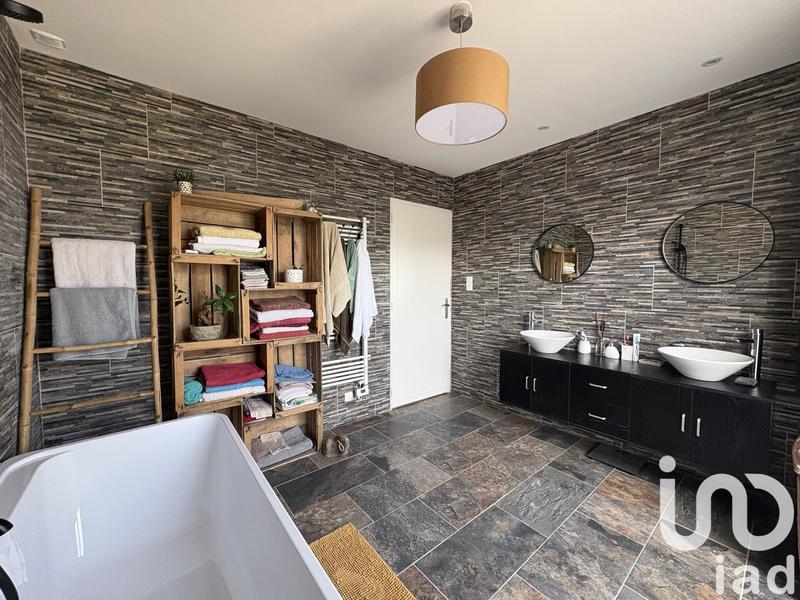 Maison - 104 m² - 5 pièces