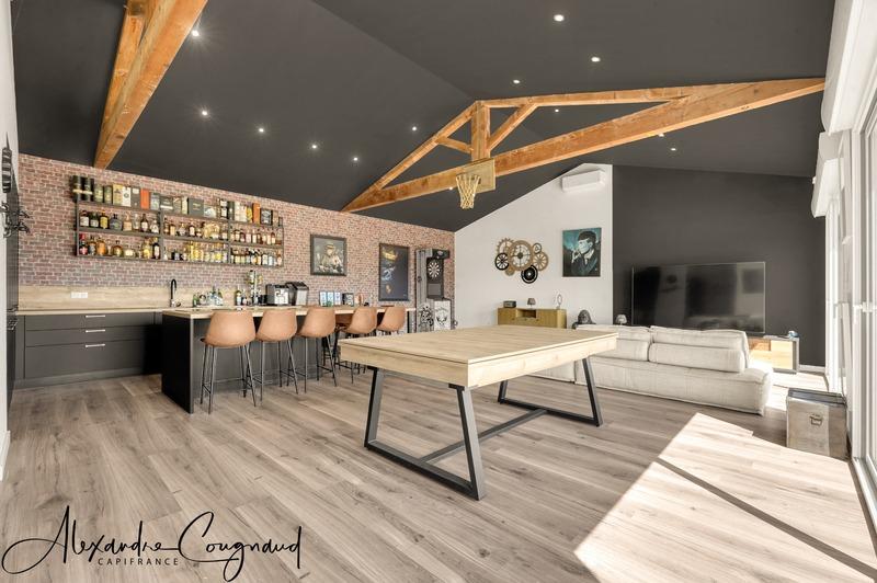 Villa - 309 m² - 8 pièces