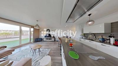 Appartement - 93 m² - 5 pièces