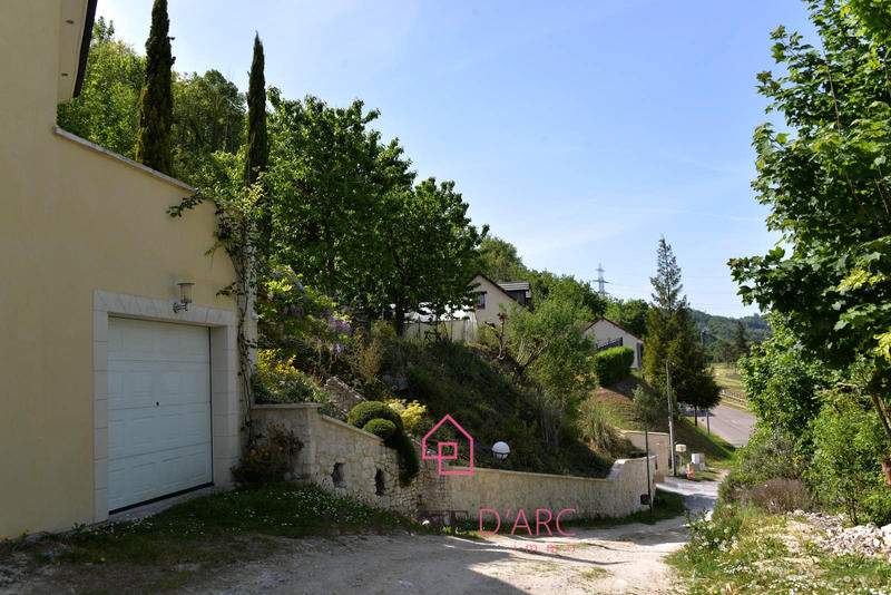 Maison - 165 m² - 9 pièces