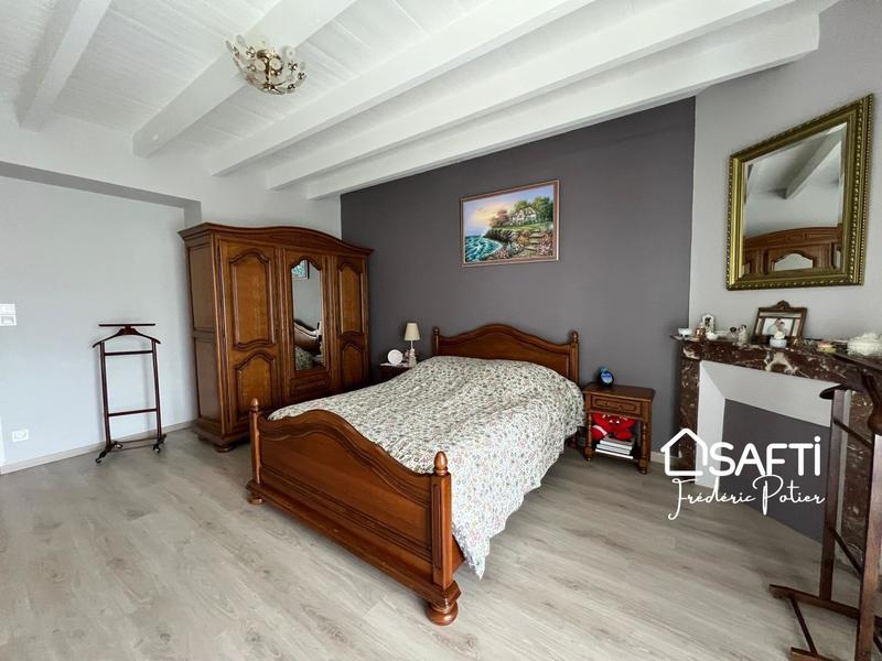 Maison - 275 m² - 9 pièces