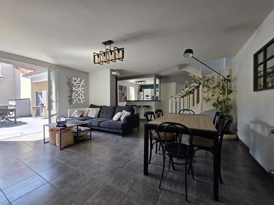 Maison - 101 m² - 4 pièces