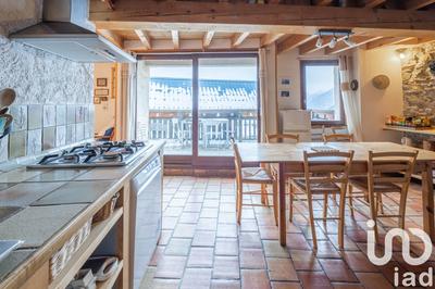 Appartement - 93 m² - 4 pièces