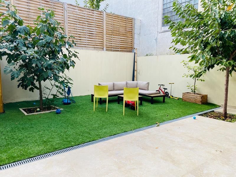 Maison - 237 m² - 7 pièces