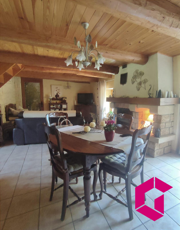 Maison - 93 m² - 5 pièces