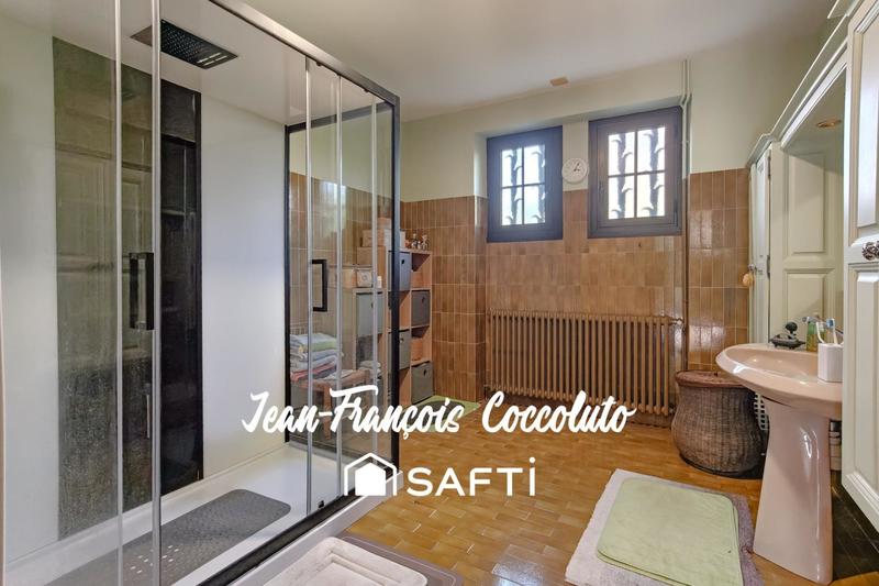 Maison - 218 m² - 6 pièces