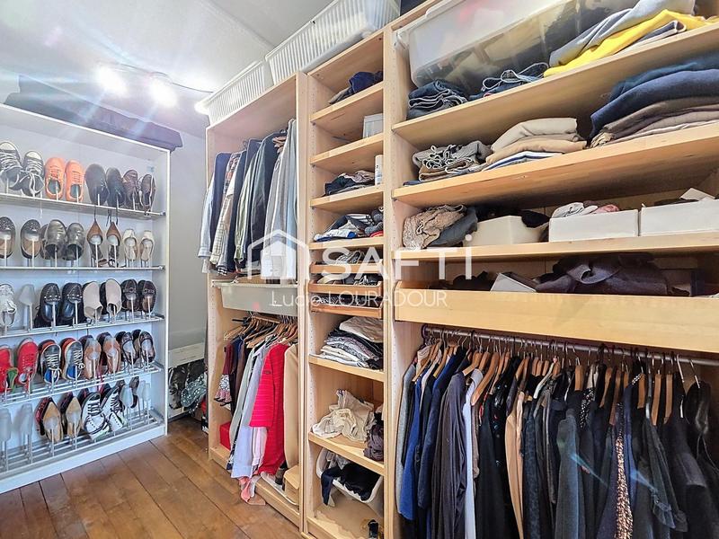 Maison de ville - 211 m² - 9 pièces