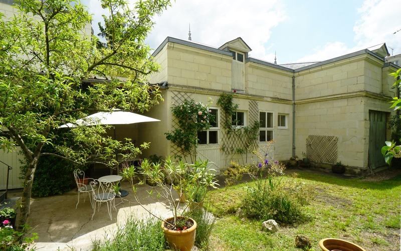 Maison - 346 m² - 10 pièces