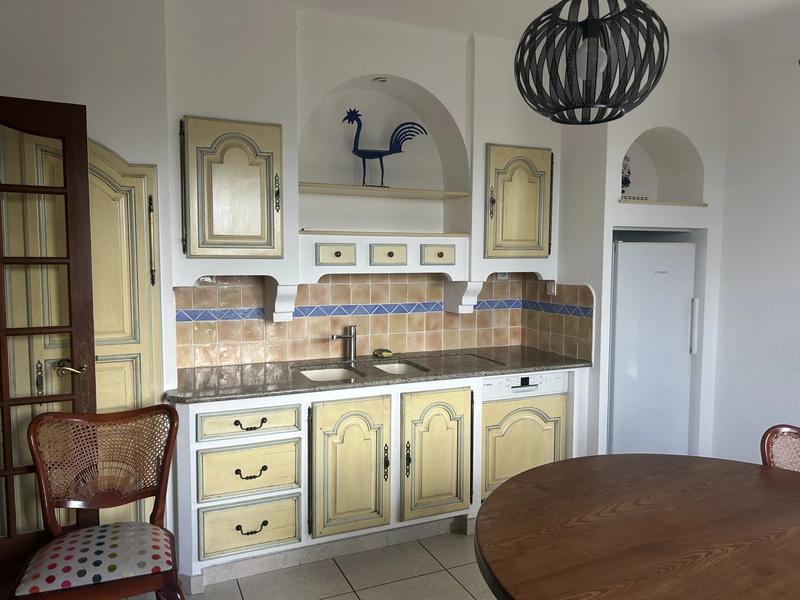 Maison - 245 m² - 7 pièces