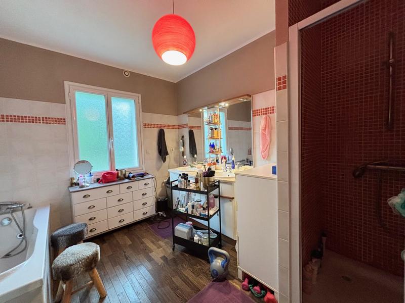 Maison - 195 m² - 7 pièces