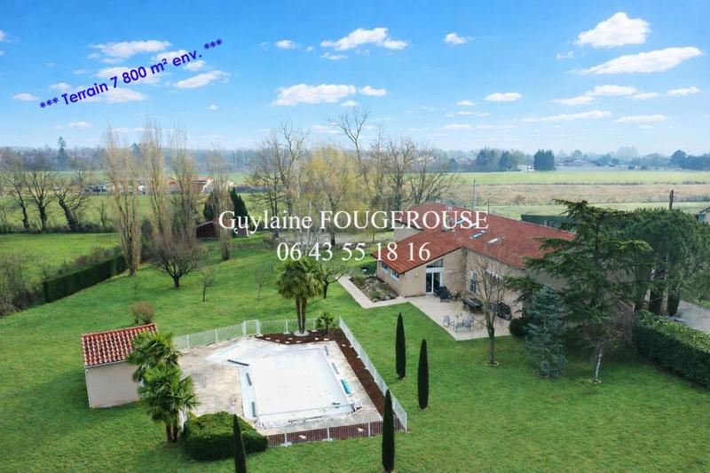 Maison - 325 m² - 13 pièces