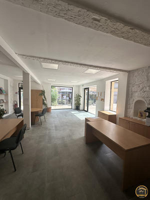 Local commercial - 124 m²