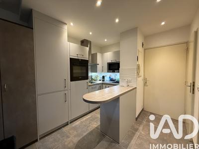 Studio - 30 m² - 1 pièce