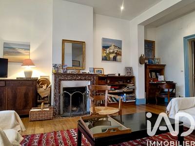 Maison de ville - 239 m² - 9 pièces