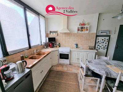 Maison - 235 m² - 10 pièces