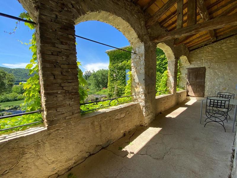 Maison - 330 m² - 11 pièces