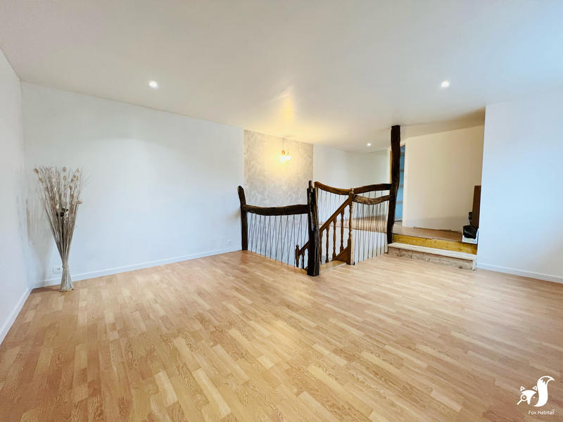 Maison - 300 m² - 6 pièces