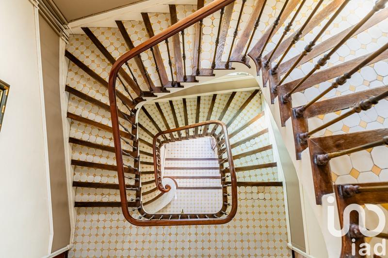 Maison - 210 m² - 11 pièces