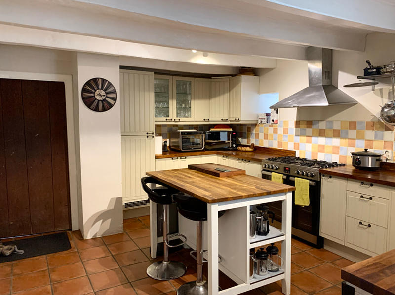 Maison - 325 m² - 13 pièces