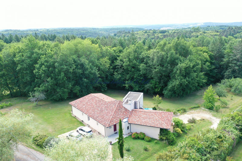 Maison - 248 m² - 9 pièces