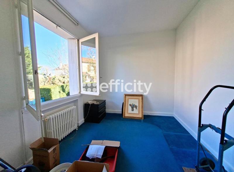 Maison - 181 m² - 7 pièces