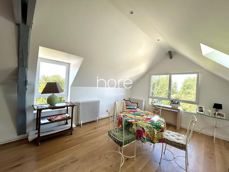 Maison - 282 m² - 11 pièces