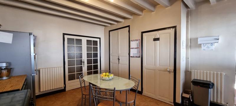 Maison - 230 m² - 7 pièces