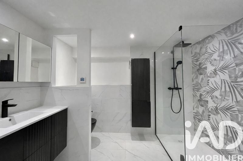 Maison - 226 m² - 8 pièces