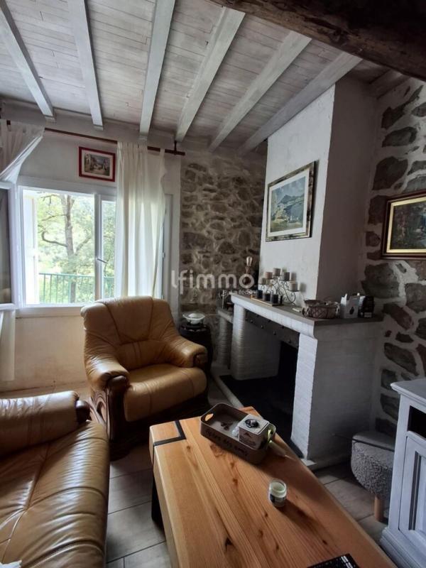 Maison en pierre - 87 m² - 4 pièces
