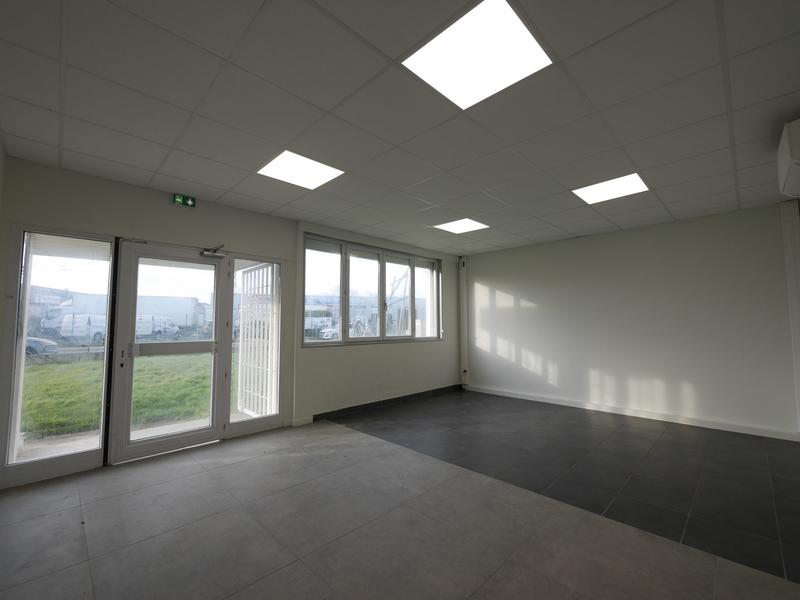 Local d'activités - 246 m² - 3 pièces