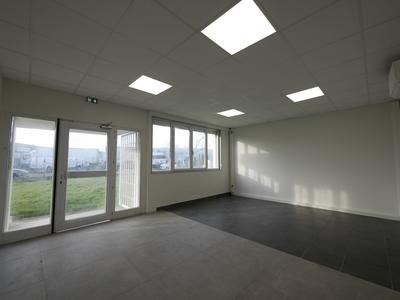 Local d'activités - 246 m² - 3 pièces