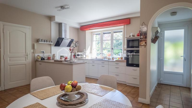 Propriété - 283 m² - 7 pièces