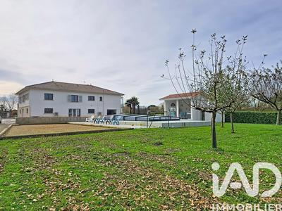 Maison - 330 m² - 13 pièces