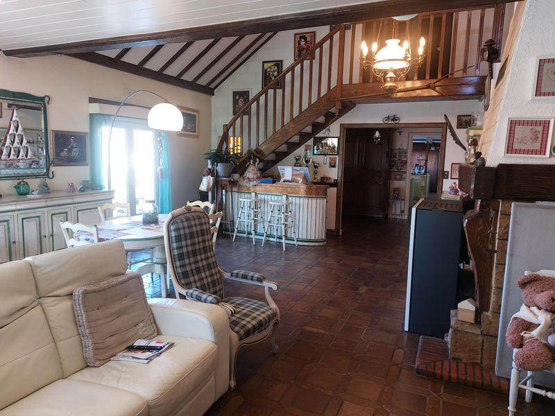 Maison - 140 m² - 6 pièces