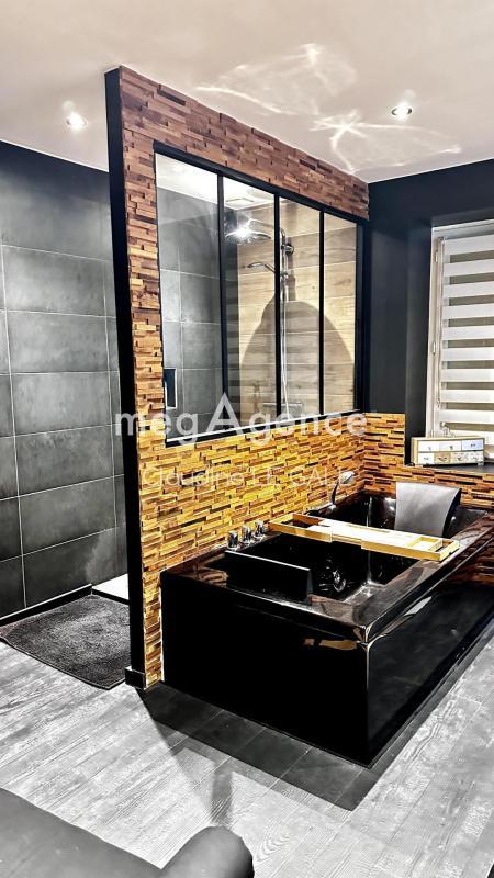 Maison - 200 m² - 7 pièces