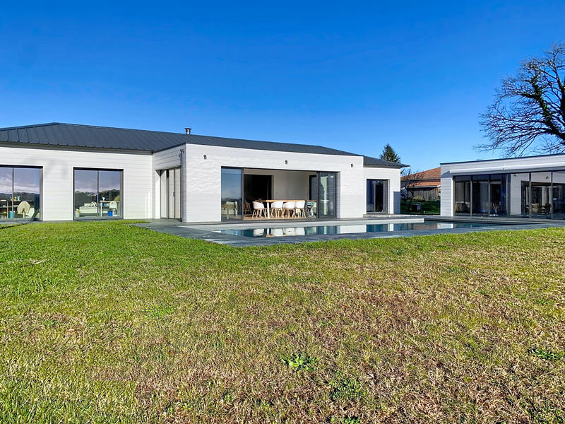 Maison - 277 m² - 5 pièces