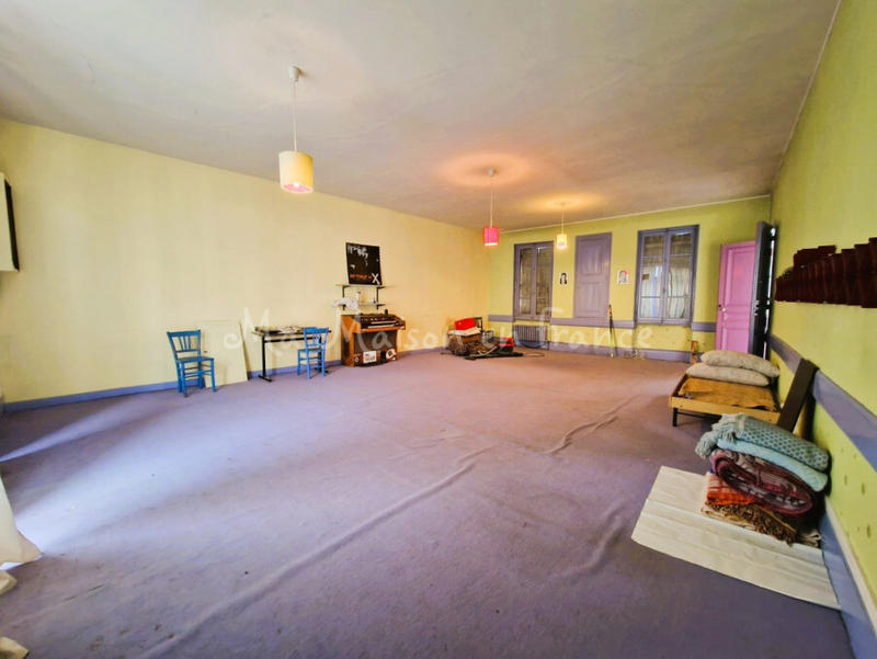 Maison - 250 m² - 12 pièces